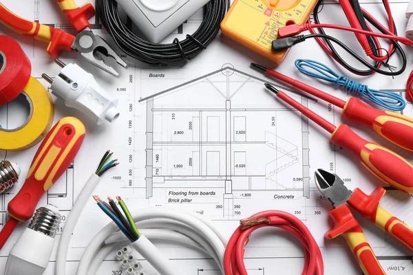 Expert electrician lansdowne for wiring and upgrades