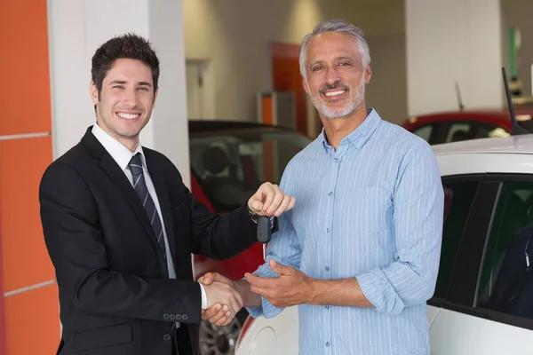 Mistakes to avoid when dealing with a car dealership