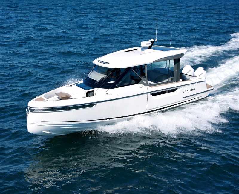 Captained Yacht Charter Enjoy a Stress-Free Luxury Boating Experience